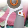 Fiskars - Rullekniv Til Stof Og Papir - Rotary Cutter - Titanium - Ø 45 MM - 9521P