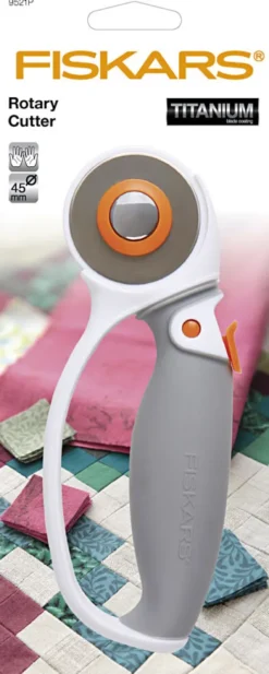 Fiskars - Rullekniv Til Stof Og Papir - Rotary Cutter - Titanium - Ø 45 MM - 9521P