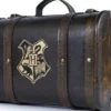 Harry Potter Kuffert Med Nøglering, Drikkedunk, Notesbog Og Blyanter
