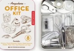Kikkerland - Office Kit Inkl. Hæftemaskine, Klammer, Tape, Saks